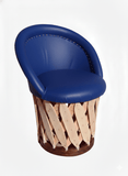 Silla Tipo Equipal "Cola de Pato" – Estilo Tradicional en Espacios Compactos