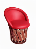 Silla Tipo Equipal "Cola de Pato" – Estilo Tradicional en Espacios Compactos