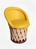 Silla Tipo Equipal "Cola de Pato" – Estilo Tradicional en Espacios Compactos