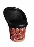 Silla Tipo Equipal "Cola de Pato" – Estilo Tradicional en Espacios Compactos